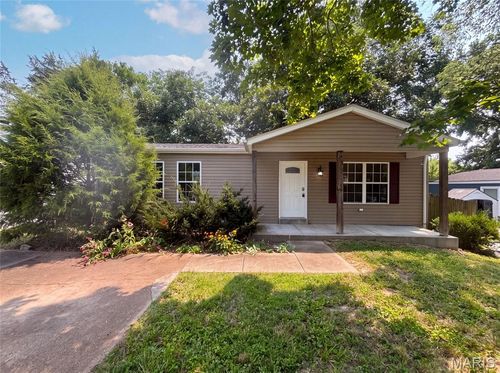 82 Cedar Ridge Dr, Pacific, MO, 63069-3403 | Card Image