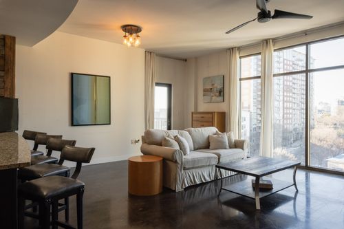 apt-910-1510 Demonbreun St, Nashville, TN, 37203-3379 | Card Image