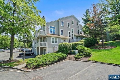 11 Cliff Dr, Englewood, NJ, 07631-5056 | Card Image