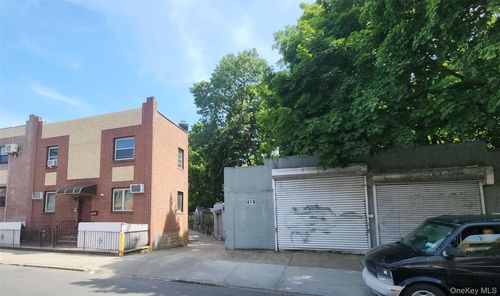 7432 Calamus Ave, Elmhurst, NY, 11373-4121 | Card Image