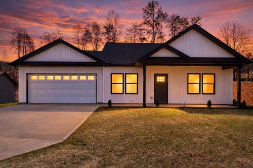 835 Campobello Gramling School Rd, Campobello, SC, 29322-8438 | Card Image