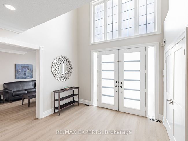 215 Thomson Creek Blvd, House other with 5 bedrooms, 4 bathrooms and 3 parking in Woodbridge ON | Image 4