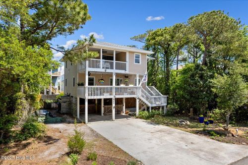 402 Seafarer Dr, Carolina Beach, NC, 28428-4625 | Card Image