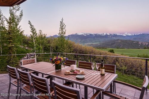 572 N Starwood Dr, Aspen, CO, 81611-9711 | Card Image