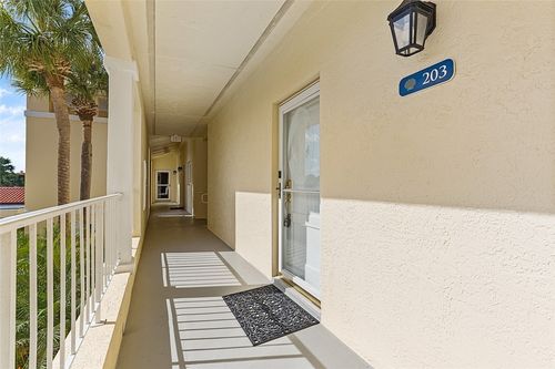 apt-203-5020 Harmony Cir, Vero Beach, FL, 32967-7208 | Card Image