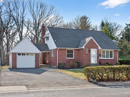 180 W Washington Ave, Pearl River, NY, 10965-2115 | Card Image