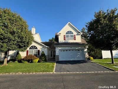 2 - 2 Tina Lane, Condo with 3 bedrooms, 3 bathrooms and null parking in Mount Sinai NY | Image 1