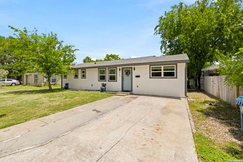 315 Mimosa St, Kerrville, TX, 78028-4275 | Card Image