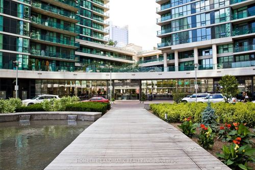 601-33 Bay St, Toronto, ON, M5J2Z3 | Card Image