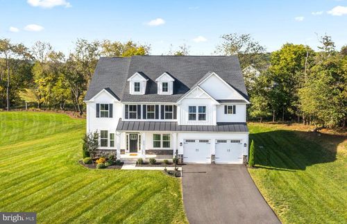 6748 Highlander Ct, WARRENTON, VA, 20187-2622 | Card Image