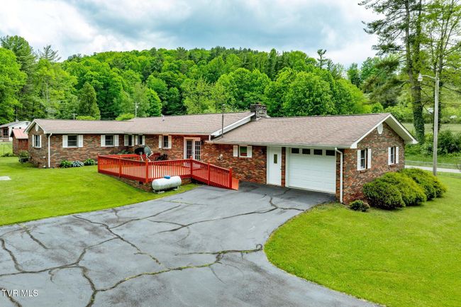 1867 Gentry Creek Rd, House other with 3 bedrooms, 2 bathrooms and null parking in Laurel Bloomery TN | Image 6