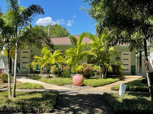 811 26th Ave N, ST PETERSBURG, FL, 33704-2713 | Card Image