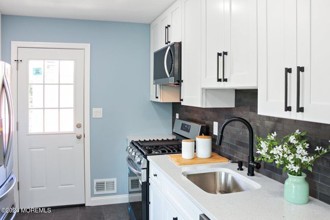 81 Enright Ave, House other with 3 bedrooms, 2 bathrooms and null parking in Freehold NJ | Image 7