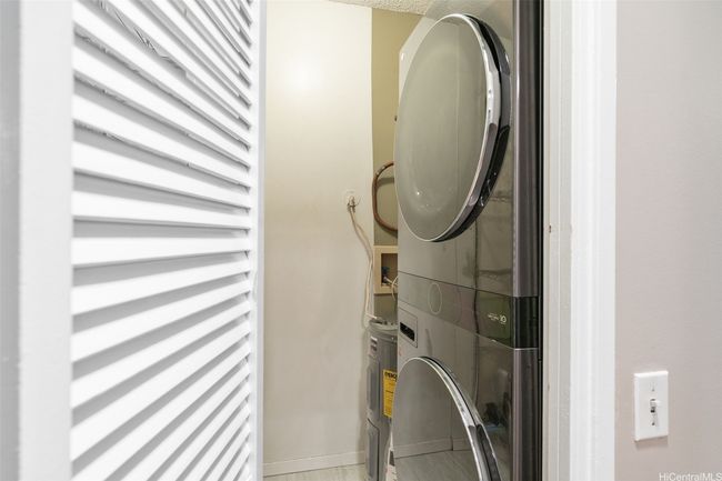 Front loader washer and dryer. | Image 19