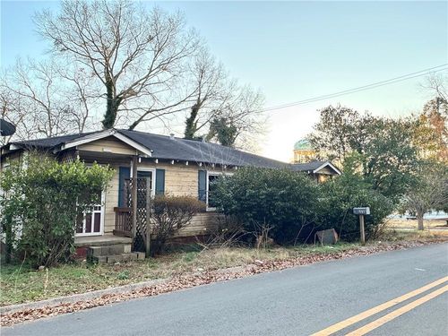 606 E Wall St, Griffin, GA, 30223-3616 | Card Image