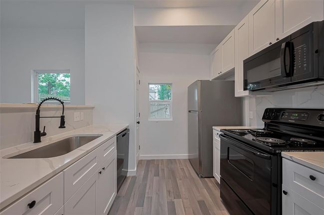 9003 Hilda St, House other with 4 bedrooms, 3 bathrooms and null parking in Houston TX | Image 20