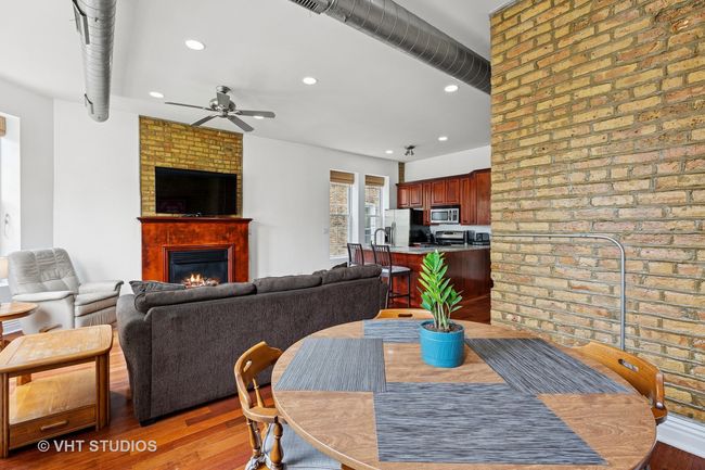 APT-2A - 2212 Campbell Ave, Condo with 2 bedrooms, 2 bathrooms and 1 parking in Chicago IL | Image 6