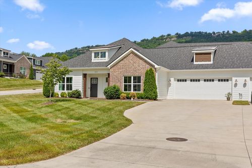 804 Wellstone Dr, Chattanooga, TN, 37405-1784 | Card Image