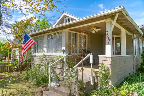 547 Laurel St, Central Point, OR, 97502-2346 | Card Image