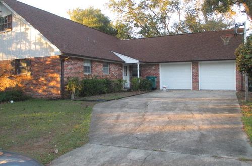 733 Bradford Dr, Fort Walton Beach, FL, 32547-3254 | Card Image