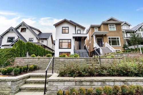 2565 W 2nd Ave, Vancouver, BC, V6K1J7 | Card Image