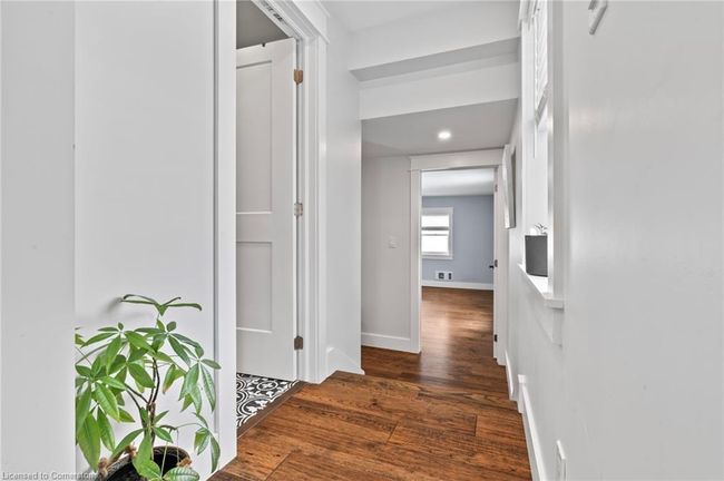 210 King St E, House other with 3 bedrooms, 2 bathrooms and 2 parking in Atwood ON | Image 22