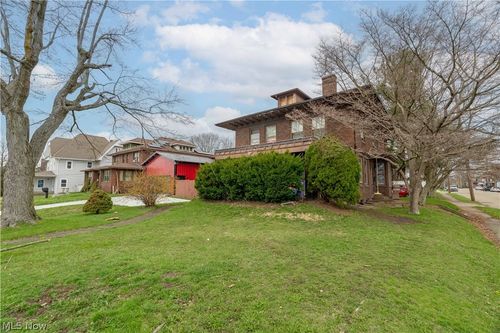 528 Lincoln Way E, Massillon, OH, 44646-6826 | Card Image