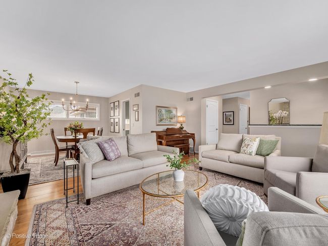 729 S Fairview Ave, House other with 3 bedrooms, 3 bathrooms and 2 parking in Elmhurst IL | Image 4