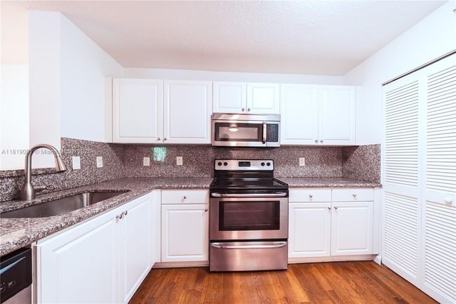 APT-204 - 619 E Sheridan St, Condo with 2 bedrooms, 2 bathrooms and null parking in Dania Beach FL | Image 21