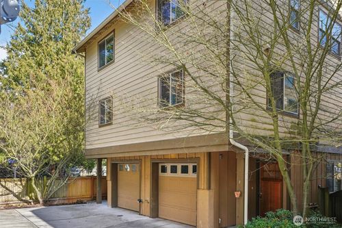 apt-e-13435 Greenwood Ave N, Seattle, WA, 98133-7344 | Card Image