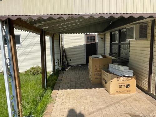 2 Butler Ln, Levittown, NY, 11756-5207 | Card Image