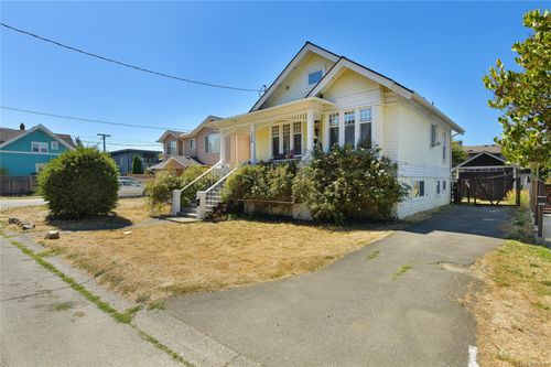 3230 Eldon Pl, Saanich, BC, V8Z3R4 | Card Image