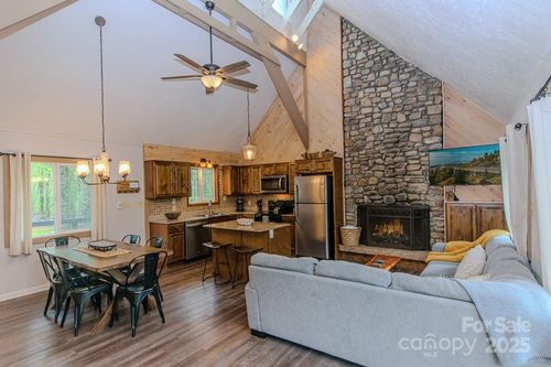 114 Locust Ridge Rd, Beech Mountain, NC, 28604-8124 | Card Image