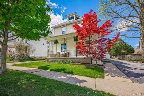 7 Woodlawn Ave, Lancaster, NY, 14086-2632 | Card Image