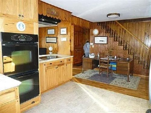 9291 E Prior Rd, Durand, MI, 48429-9413 | Card Image