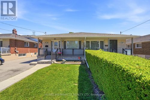 1585 Coram Cres, Mississauga, ON, L4X1L1 | Card Image