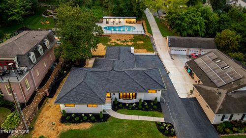 1233 Cherokee Blvd, Knoxville, TN, 37919-7854 | Card Image