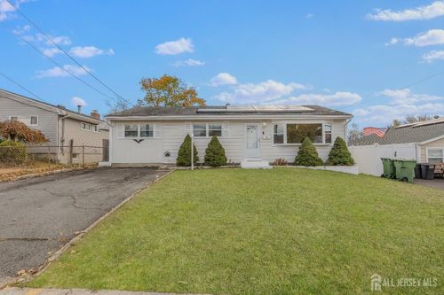 98 Pinetree Drive, Sayreville, NJ, 08859 | Card Image