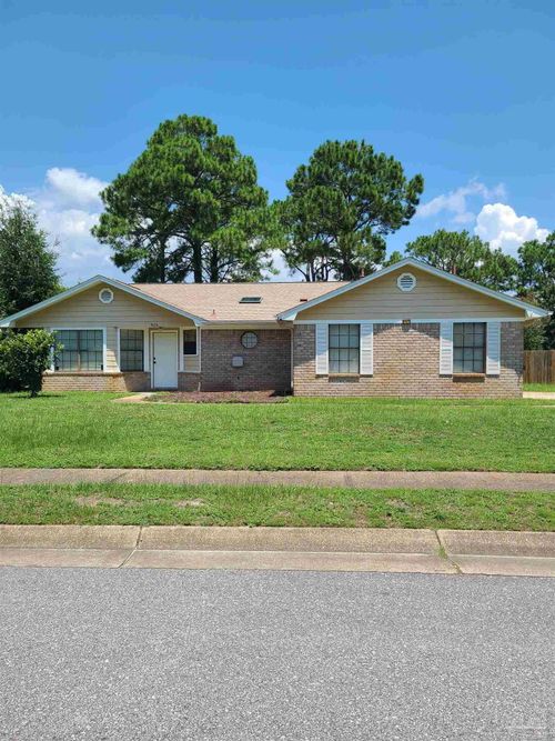 9024 Caribbean Dr, Pensacola, FL, 32506-7253 | Card Image