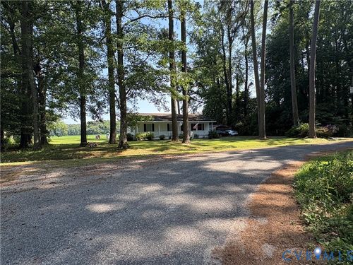 97 Mccormick Dr, Reedville, VA, 22539-3508 | Card Image