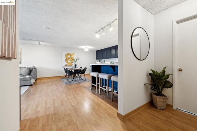 APT-320 - 960 Shorepoint Ct, Condo with 2 bedrooms, 2 bathrooms and 2 parking in Alameda CA | Image 8