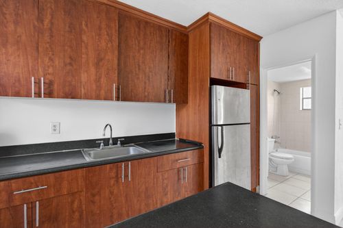 apt-6-4071 N Dixie Hwy, Oakland Park, FL, 33334-3045 | Card Image