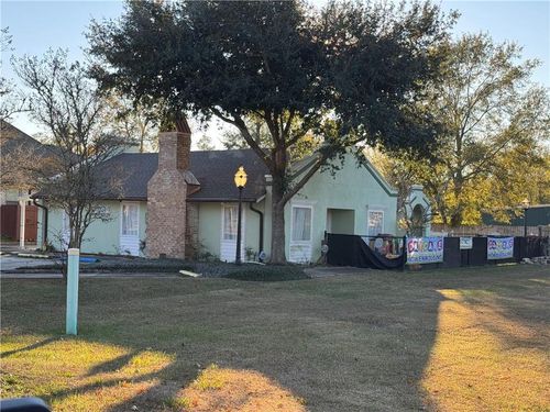 112 Lake Orleans Blvd, Ponchatoula, LA, 70454-6794 | Card Image