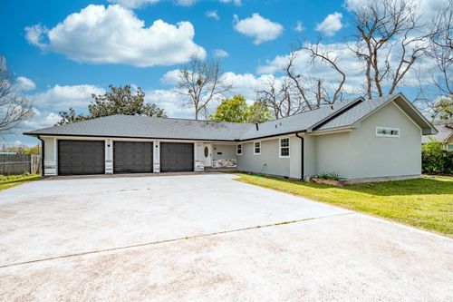 204 Dyer St, Baytown, TX, 77520-3013 | Card Image