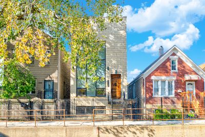 3330 S Damen Avenue, House other with 3 bedrooms, 3 bathrooms and 2 parking in CHICAGO IL | Image 2