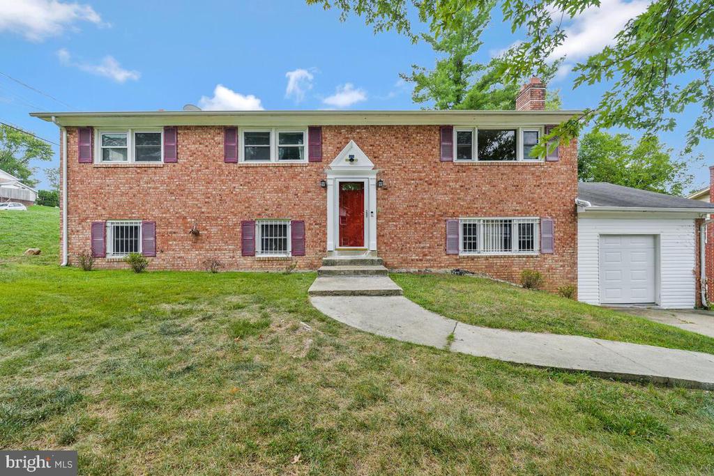 Harley Ln, Temple Hills, MD 20748