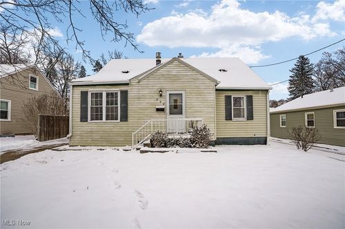 523 Evans Ave, Akron, OH, 44310-3914 | Card Image