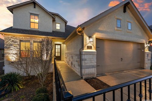 531 Orchard Way, New Braunfels, TX, 78132-2976 | Card Image