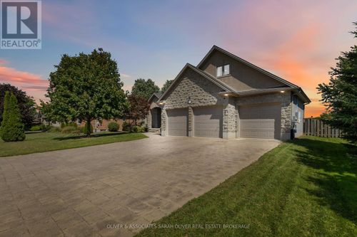 18 Highland St, Delaware, ON, N0L1E0 | Card Image