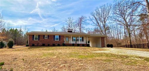 240 Oakcrest Dr, Madison, NC, 27025-8145 | Card Image